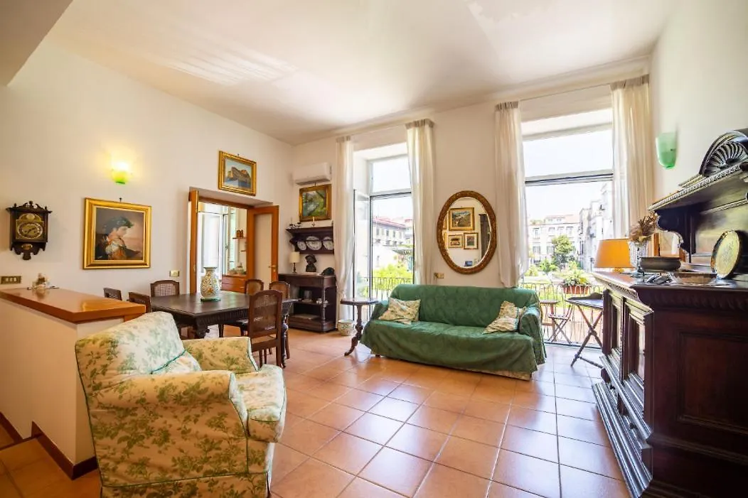 Portalba Palace: Spacious Three-Bedroom with Central Views Naples 0*,  Italy