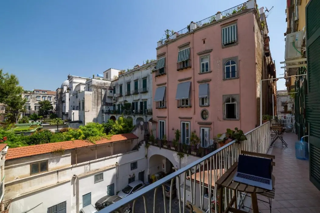 Portalba Palace: Spacious Three-Bedroom with Central Views Naples 0*,