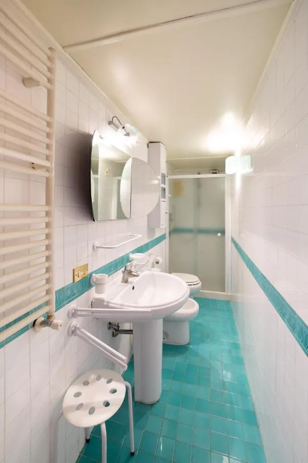 Apartment Portalba Palace: Spacious Three-Bedroom with Central Views Naples